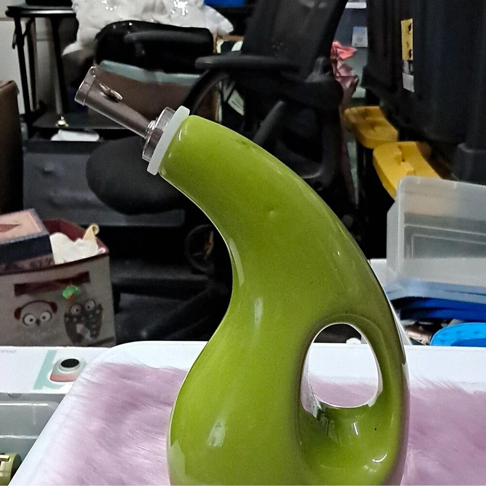 Rachael Ray Green Ceramic Oil/Vinegar Bottle w Spout Dishwasher Safe H016Y